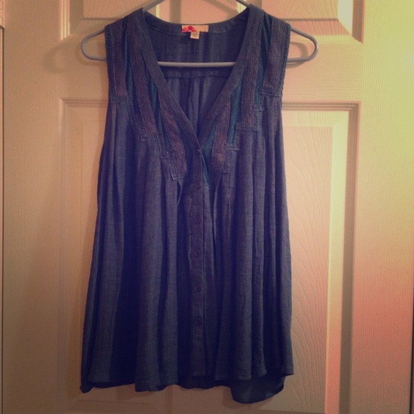 A long tank top blouse. :)