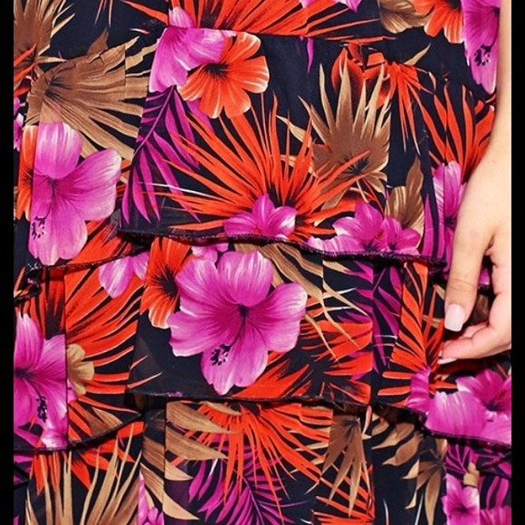 Dress - Picture 4 of 4