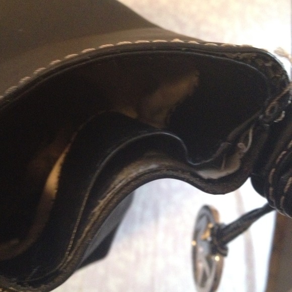Handbag - Picture 3 of 4