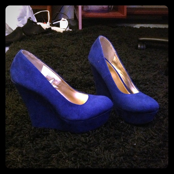 ✨ Sexy Royal Blue 9.5 Mossimo Wedges! ✨