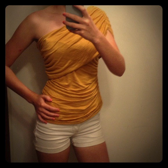 Ruffle top