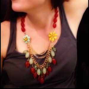 Red rhinestone flower necklace