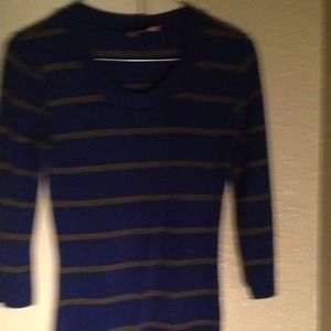 Midnight blue and gray midsleeve shirt