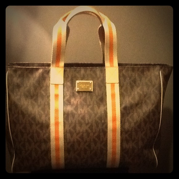Michael Kors Wknd Tote