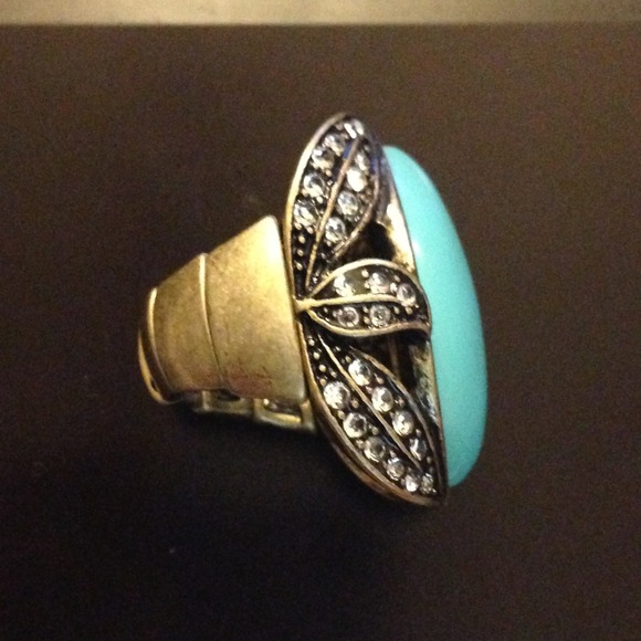 Beautiful Turquoise Ring - Picture 3 of 3