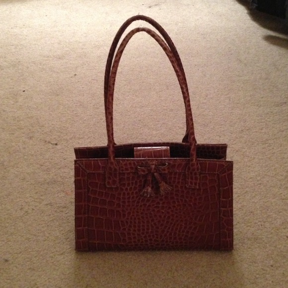🎉🎉SOLD😊🎉Faux crocodile handbag