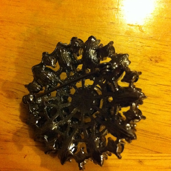 Vintage round black green crystal pin - Picture 2 of 2