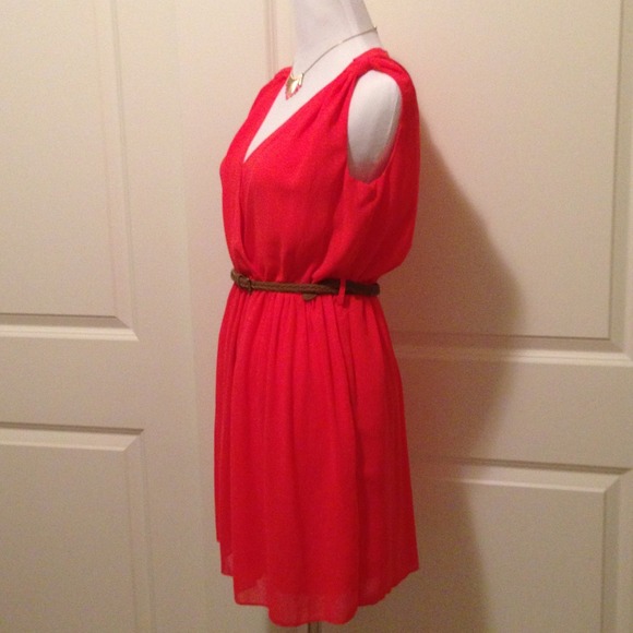 Sleeveless Dress - Picture 2 of 4