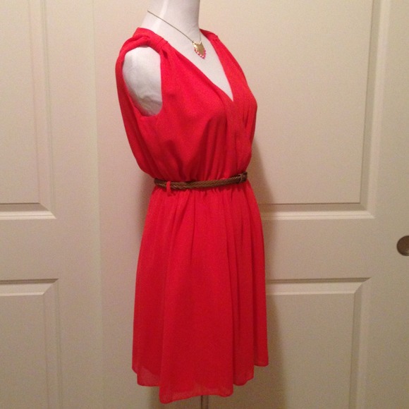 Sleeveless Dress - Picture 3 of 4