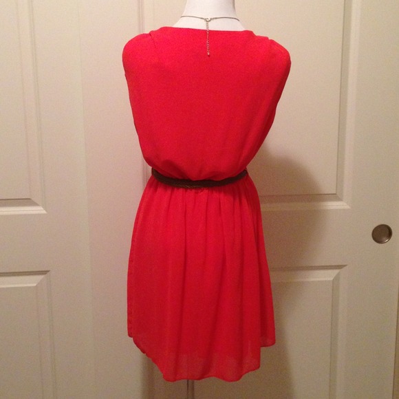 Sleeveless Dress - Picture 4 of 4