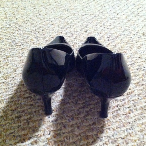 Black pointy pumps - Picture 3 of 3