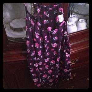 💙NLA💙 Navy floral racer back
