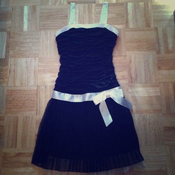 Sale! Black and white shear kids dress. - Picture 1 of 4