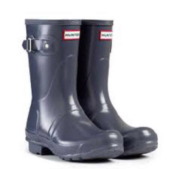 New in box, women hunter original short boot, sz 8
