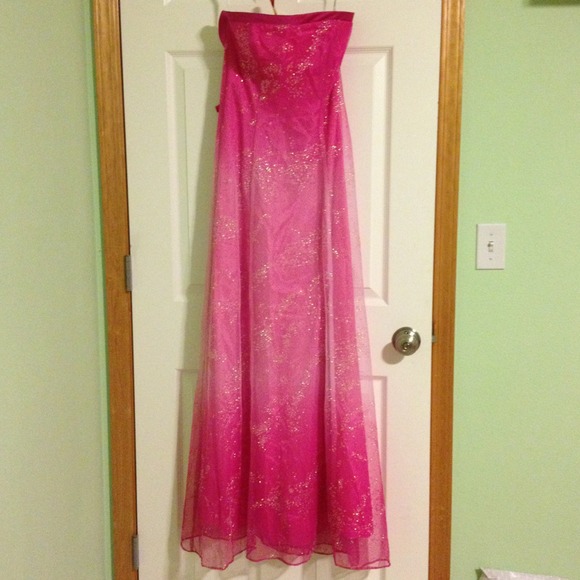 Dresses & Skirts - 🍁 Pink sparkly homecoming Prom dress!