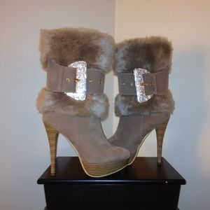 GORGEOUS New Rhinestone and Fur Boots