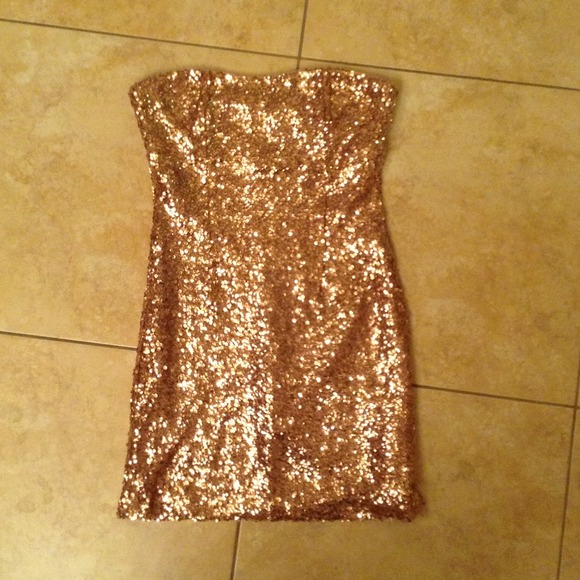 Gold sequined strapless dress!