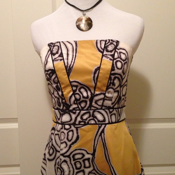 Strapless Limited Dress - Picture 2 of 4