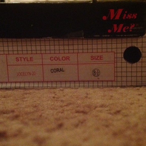 8.5 Coral Miss Me heels - Picture 3 of 4