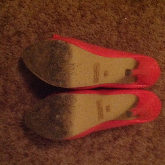 8.5 Coral Miss Me heels - Picture 4 of 4