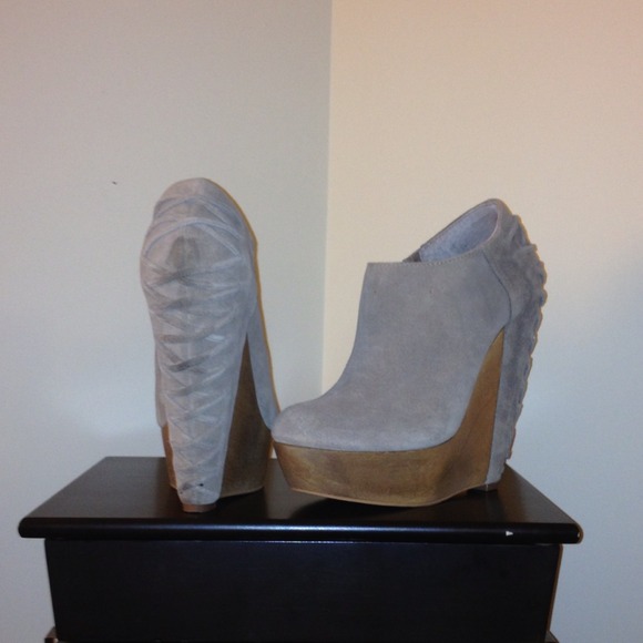 New Steve Madden Complexx Booties - Picture 2 of 3
