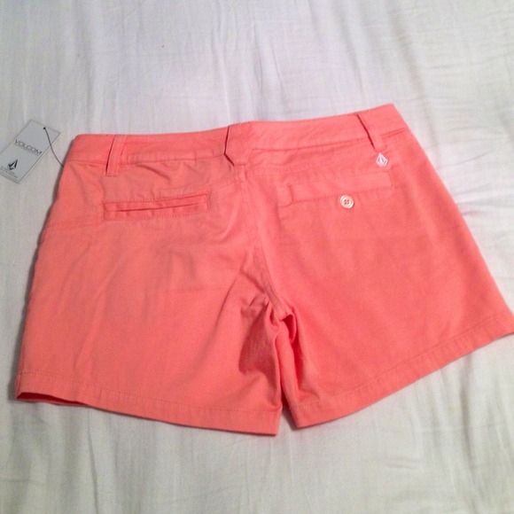 🔹 NWT Volcom Coral Frochickie 5" Short - Picture 3 of 4