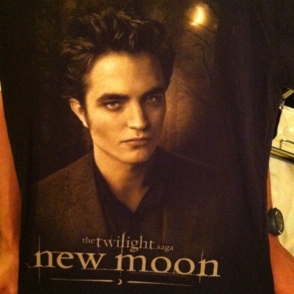twilight saga new moon shirt (:
