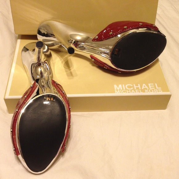 Authentic Michael Kors 8M 3-4inch heels. - Picture 3 of 3