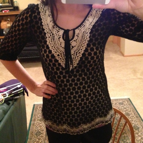 Black top - Picture 3 of 3