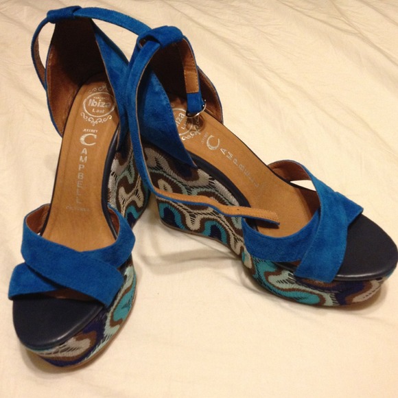 Authentic Jeffrey Campbell Wedge 8.5 - Picture 2 of 2