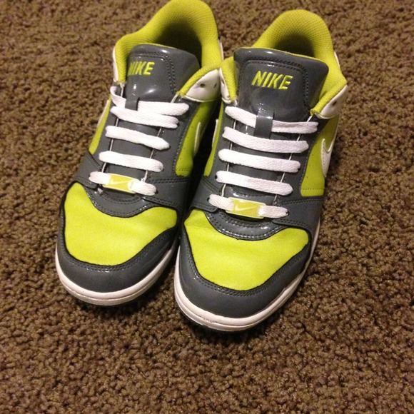 Nike shoes size 7 - Picture 3 of 3