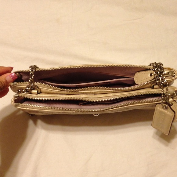 Authentic Coach silver double pocket zipper - Picture 4 of 4