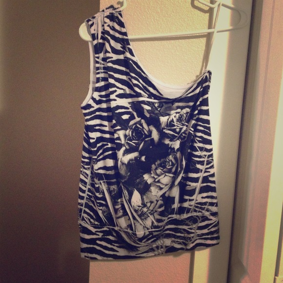 Black and white Guns and Roses themed one strap