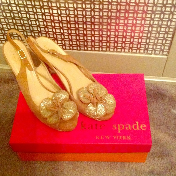 *REDUCED* Kate Spade sling back heels!