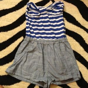 Hollister romper