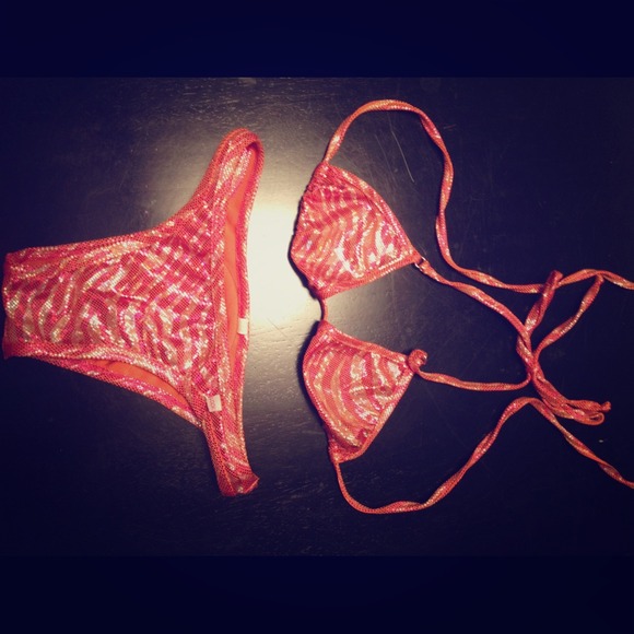 "LOOK" fitness show bikini.