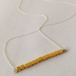 Gold minimalist necklace