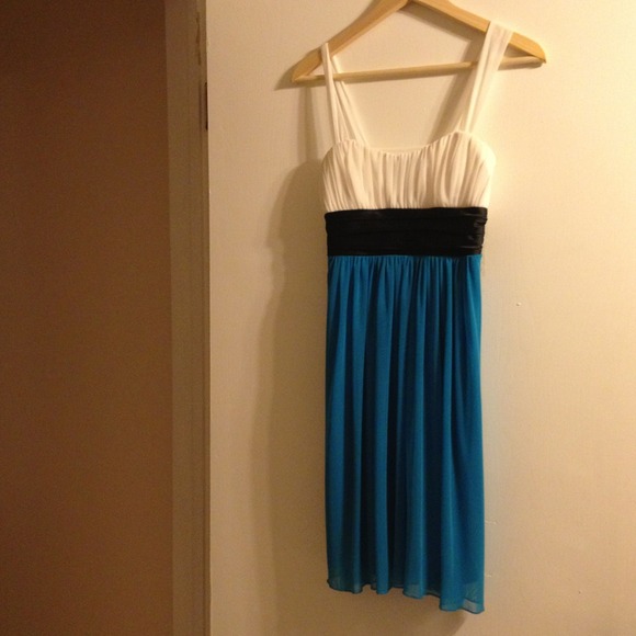 Two-toned chiffon dress - Picture 2 of 2