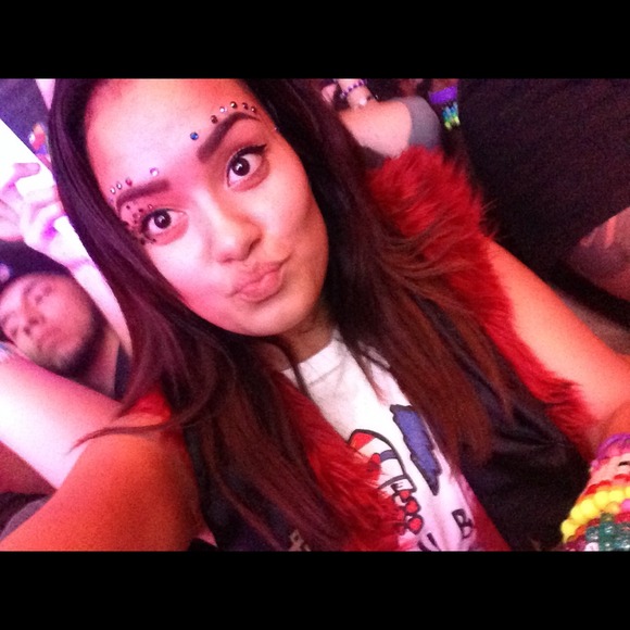 Meet your seller/buyer ๐๐๐ - Picture 2 of 4