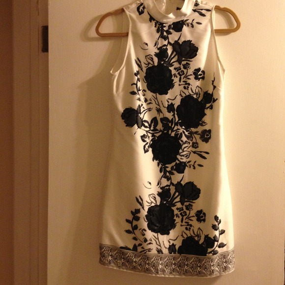 Asian inspired white dress. - Picture 3 of 3