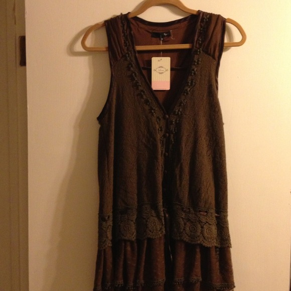 Brown lace mini dress from Japan - Picture 2 of 2