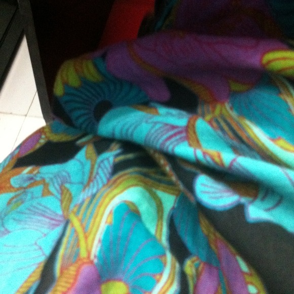 Scarf - Picture 1 of 1