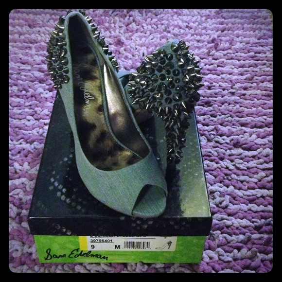Same Edelman spiked peep toe pumps