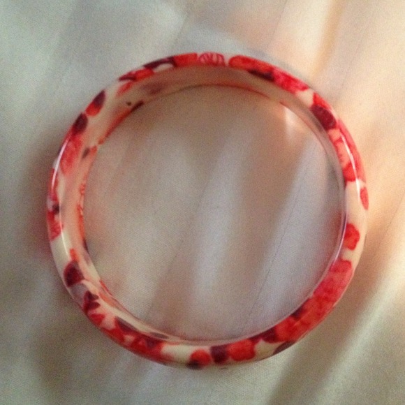 Single statement bracelet - Picture 2 of 3