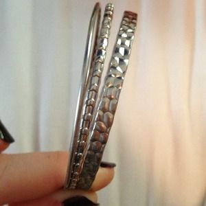 Set of 3 silver bangles