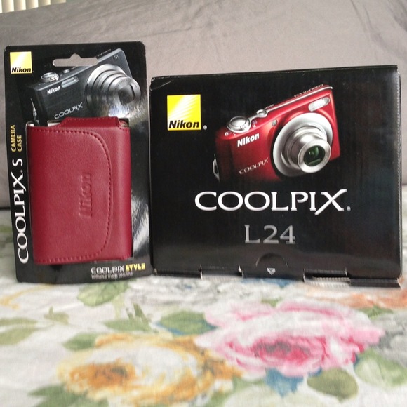 Nikon Accessories - ✂✂ Nikon L24with camara case brand new