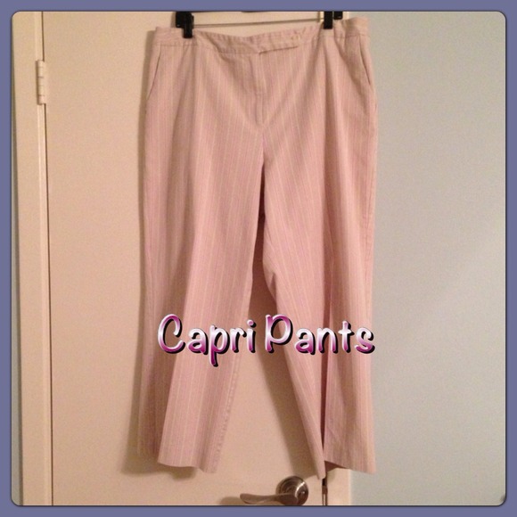 💥SOLD💥✋Tan Capri Pants with Pink&White Stripes