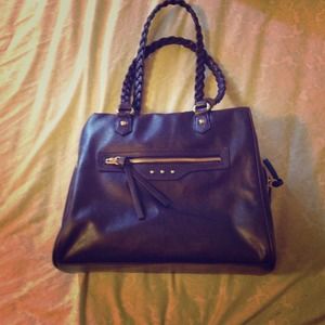 Cute purple handbag!