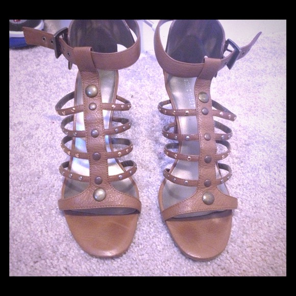 Super cute👠