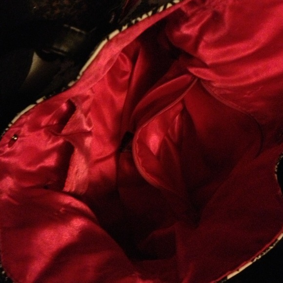 Inside pics of Metal  Mulisha purse @rideoutchick